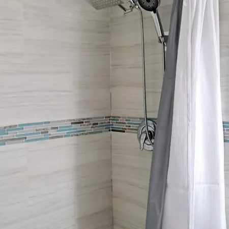 Newly Remodeled Luxury Beachfront 2-Bedroom Condo Freeport Exterior photo