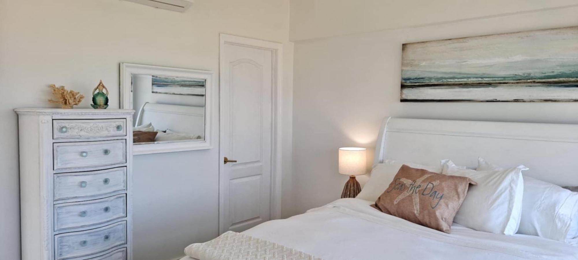 Newly Remodeled Luxury Beachfront 2-bedroom Appartement Freeport